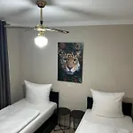 Villa-celine Apartment *