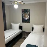 Villa-celine Apartment *