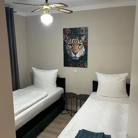 Villa-celine Apartment *